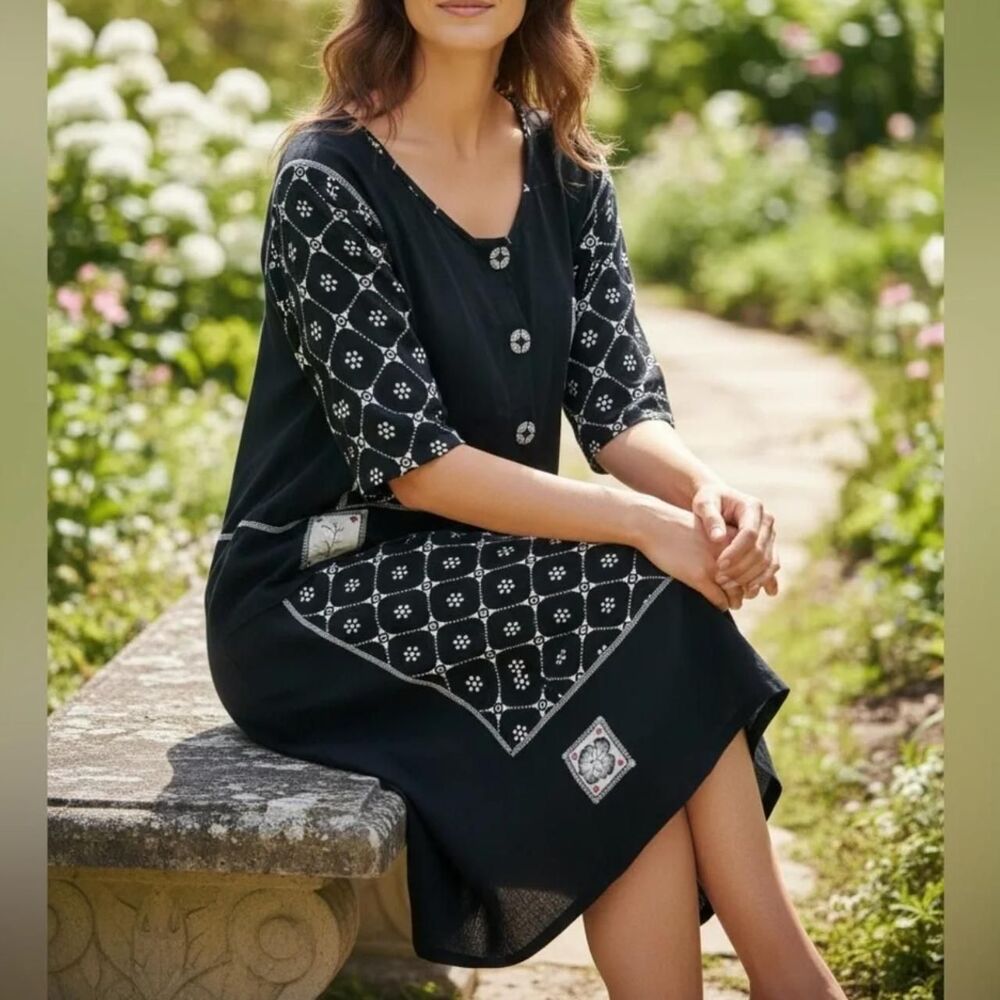 Draper-s-damon-s Women's Black and Navy Dress